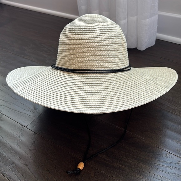 Milani Heather UPF 50+ Floppy Sun Hat,4.5”wide brim,chin strap,adjustable band - Picture 1 of 11